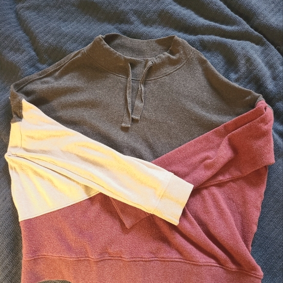 Pact Sporty Trend Pullover Women's Medium - Picture 2 of 8